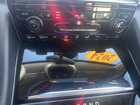 Used 2024 Jeep Grand Cherokee Limited 4xe image 31