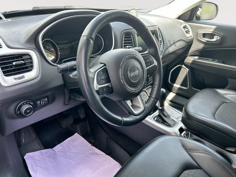 Used 2018 Jeep Compass Latitude w/ Popular Equipment Group AWD/4WD image 13