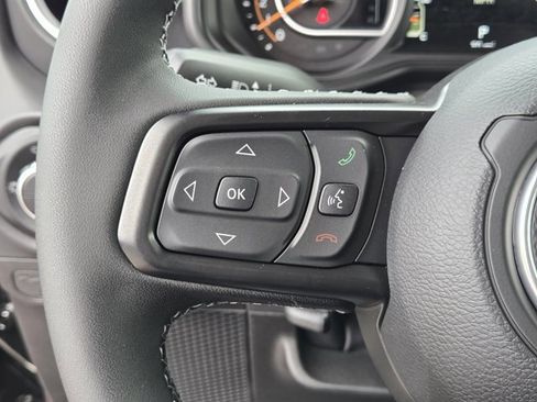 New 2025 Jeep Gladiator Sport image 13