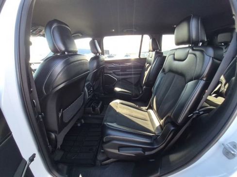 Used 2021 Jeep Grand Cherokee L Laredo image 11