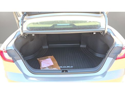 Used 2025 Toyota Camry SE image 16