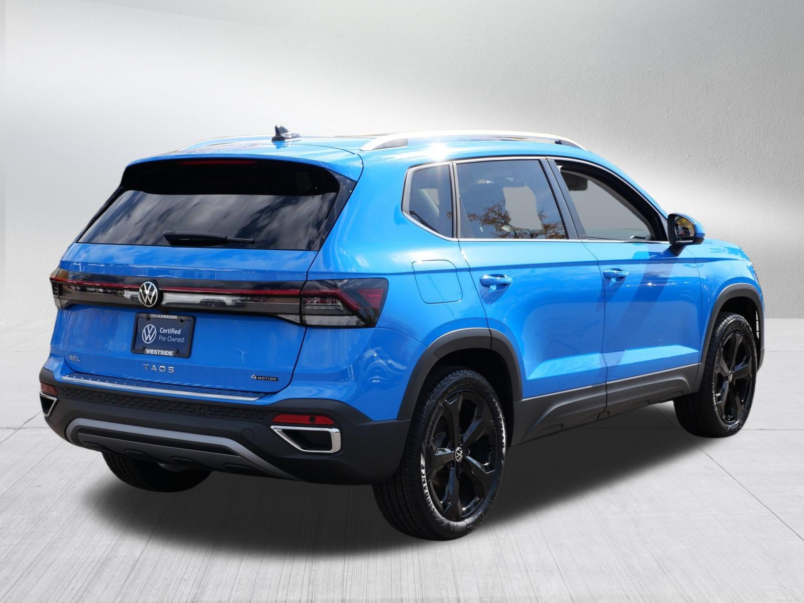 Certified 2025 Volkswagen Taos SEL AWD/4WD image 7