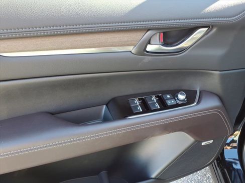 New 2025 MAZDA CX-5 Signature image 11