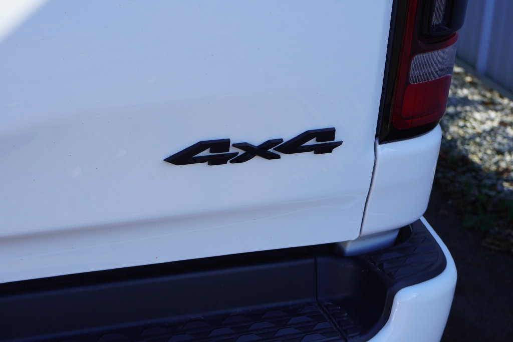 Used 2024 RAM 1500 Laramie AWD/4WD image 8