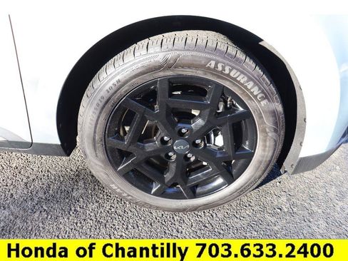 Used 2026 Kia Carnival SX w/ SX Dark Edition Package image 32