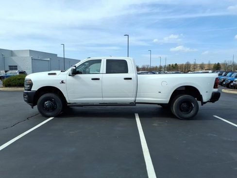 New 2026 RAM 3500 Tradesman AWD/4WD image 3