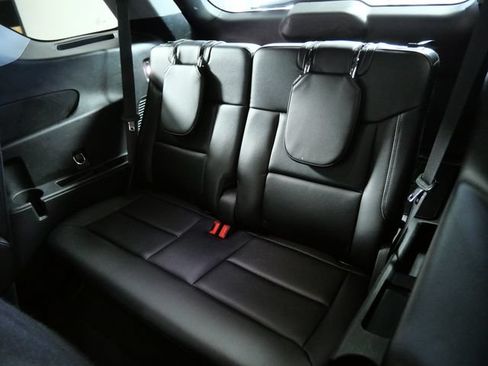 Certified 2023 Ford Explorer Limited w/ Limited Technology Package AWD/4WD image 15
