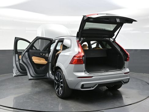 Used 2024 Volvo XC60 B5 Ultimate w/ Protection Package Premier AWD/4WD image 44