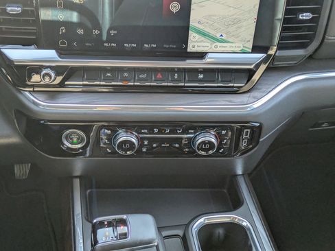 Certified 2023 GMC Sierra 1500 SLT image 19