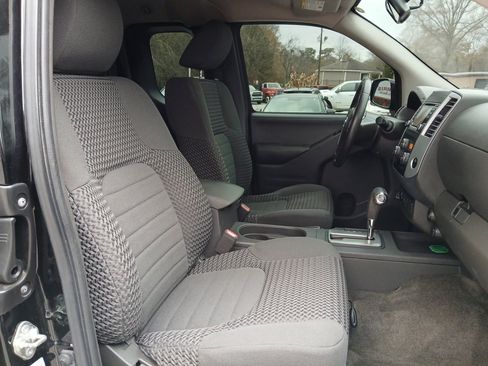 Used 2017 Nissan Frontier SV w/ SV Value Truck Package image 15