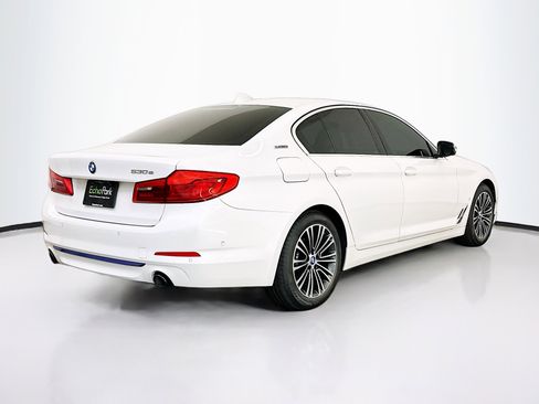 Used 2019 BMW 530e xDrive w/ Premium Package image 9