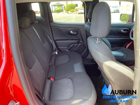 Used 2020 Jeep Renegade Trailhawk w/ Cold Weather Group AWD/4WD image 17