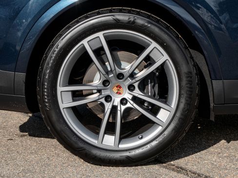 New 2026 Porsche Cayenne AWD/4WD image 15