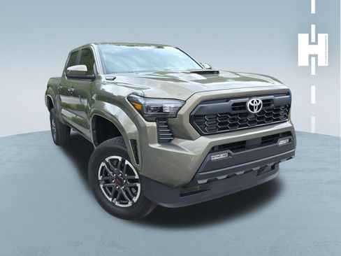 Used 2025 Toyota Tacoma TRD Sport AWD/4WD image 1