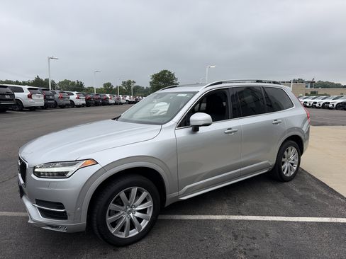 Used 2017 Volvo XC90 T6 Momentum w/ Vision Package AWD/4WD image 6