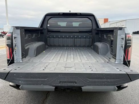 Used 2025 GMC Sierra EV Denali image 12