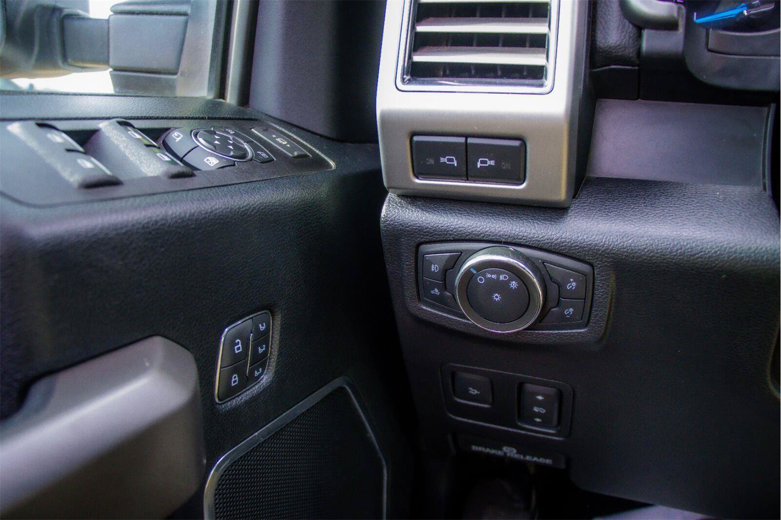 Used 2021 Ford F250 Platinum AWD/4WD image 19