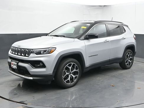 Used 2025 Jeep Compass Limited AWD/4WD image 6