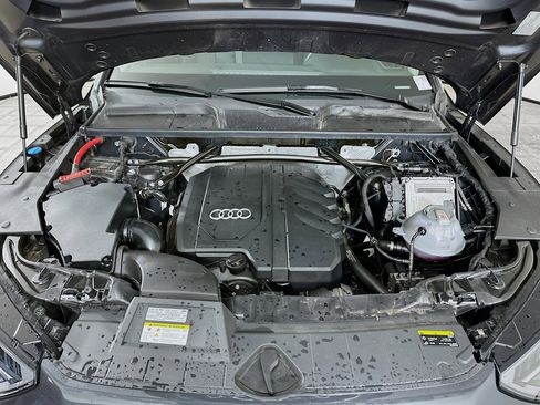 Used 2024 Audi Q5 Premium w/ Convenience Package image 35