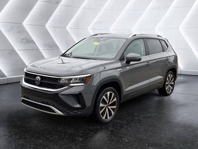 Certified 2023 Volkswagen Taos SE w/ Panoramic Sunroof Package