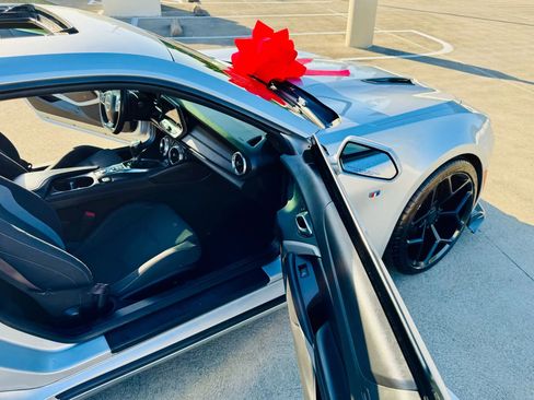 Used 2017 Chevrolet Camaro SS RWD image 30