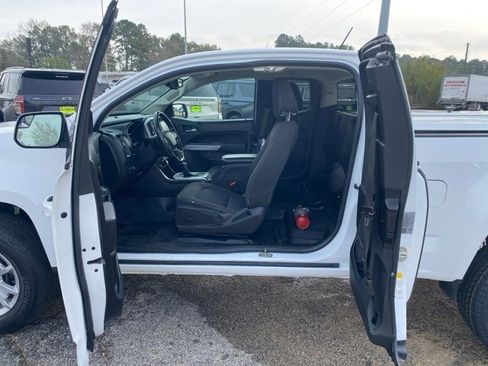 Used 2022 Chevrolet Colorado LT w/ Fleet Safety Package image 22