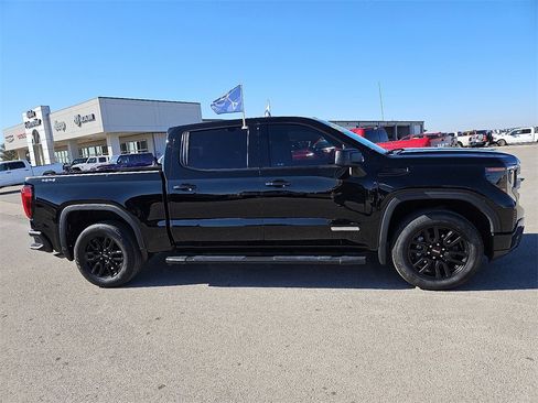 Used 2022 GMC Sierra 1500 Elevation w/ LPO, Elevation Black Package image 9