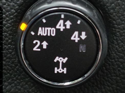 Used 2015 GMC Canyon SLE image 15