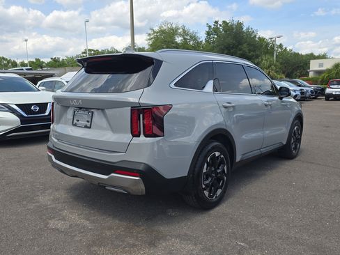 Certified 2024 Kia Sorento S w/ Panoramic Sunroof Package FWD image 8
