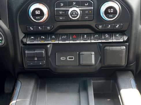 Used 2020 GMC Sierra 1500 Denali w/ Denali Ultimate Package AWD/4WD image 54