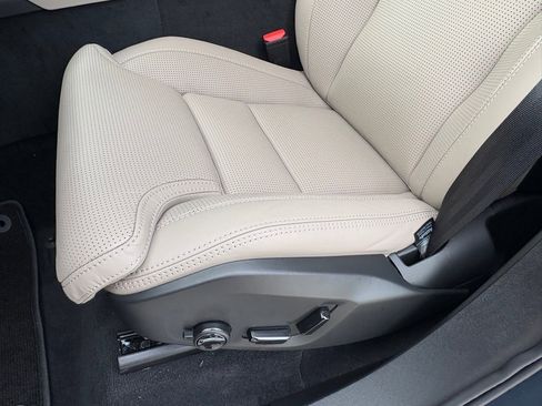 New 2026 Volvo XC90 B6 Ultra w/ Protection Package Premier image 19