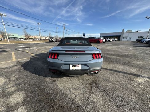 Used 2025 Ford Mustang GT Premium image 33