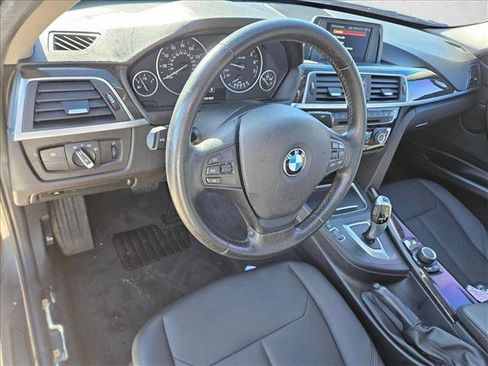 Used 2018 BMW 320i Sedan image 17