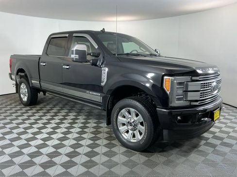Used 2019 Ford F350 Platinum w/ Platinum Ultimate Package image 3