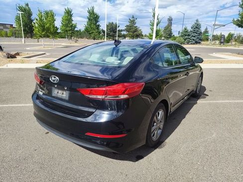 Used 2017 Hyundai Elantra SE FWD image 3