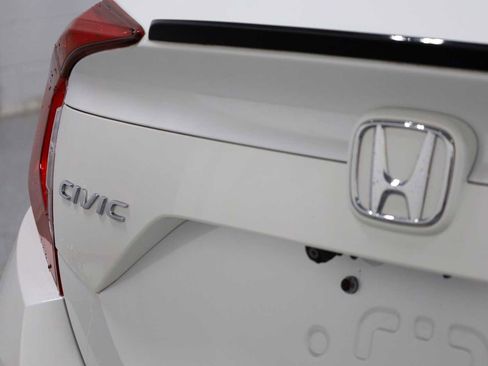 Used 2019 Honda Civic Sport image 8