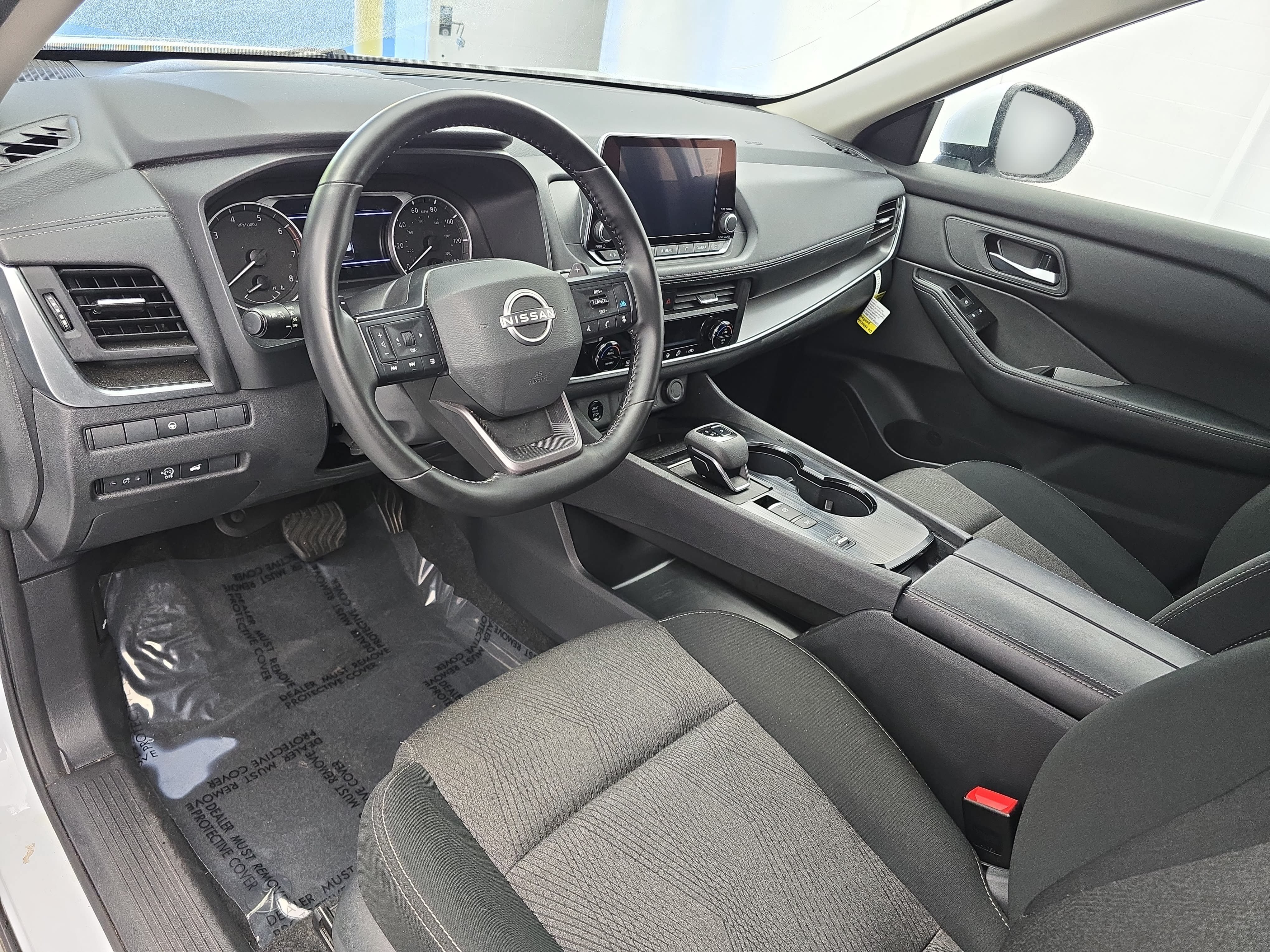 Certified 2025 Nissan Rogue SV FWD image 16