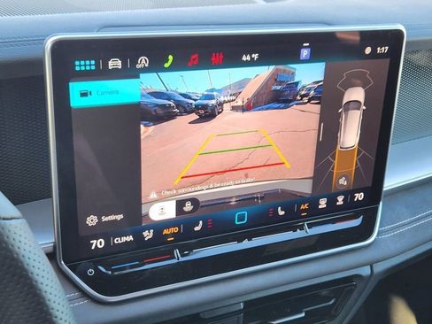 New 2026 Volkswagen Tiguan SE R-Line AWD/4WD image 9