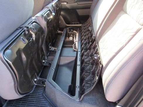 Used 2017 Toyota Tacoma TRD Off-Road AWD/4WD image 31