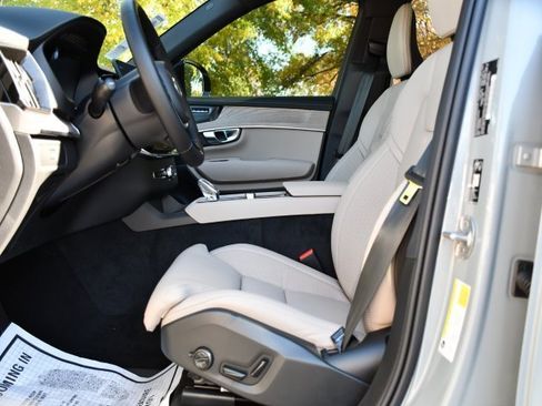 New 2026 Volvo XC90 B6 Ultra w/ Protection Package Premier image 13
