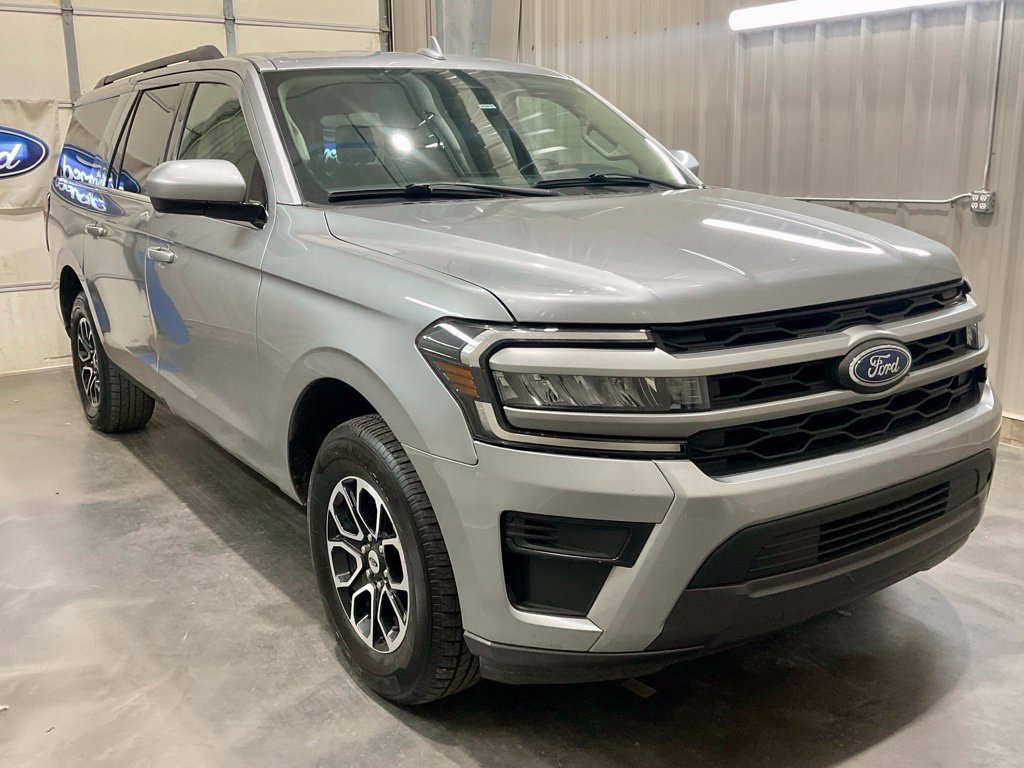 Used 2024 Ford Expedition Max XLT AWD/4WD image 2