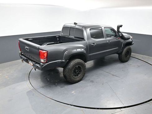 Used 2016 Toyota Tacoma TRD Sport w/ Towing Package AWD/4WD image 40