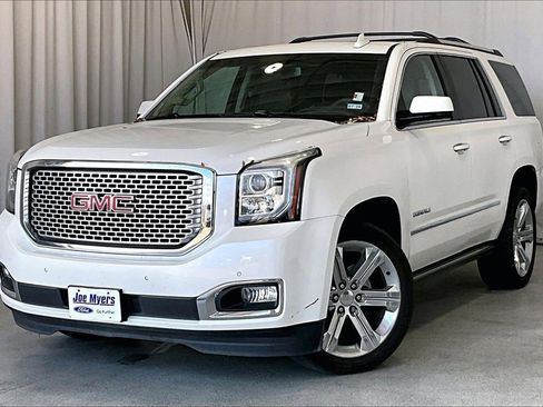 Used 2017 GMC Yukon Denali w/ Open Road Package image 2