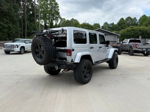 Used 2012 Jeep Wrangler Unlimited Sahara AWD/4WD image 6