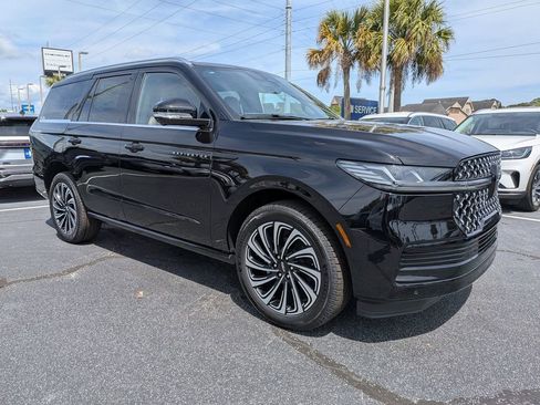 New 2026 Lincoln Navigator Black Label AWD/4WD image 2