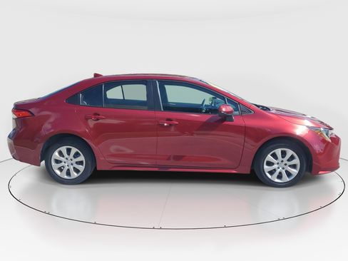 Used 2024 Toyota Corolla LE image 2