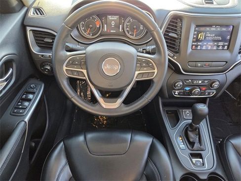 Certified 2019 Jeep Cherokee Latitude Plus image 16