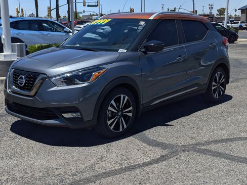 Used 2019 Nissan Kicks SR w/ SR Premium Package FWD image 5