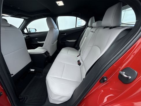 Used 2022 Lexus UX 200 image 41