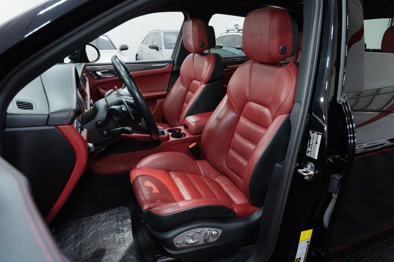 Used 2022 Porsche Macan GTS AWD/4WD image 22